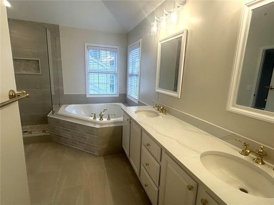 Bathroom, Dual Sink Vanities, Interior