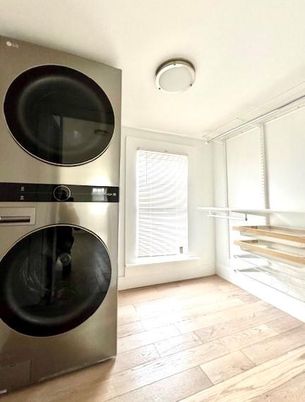 Interior, Utility Closets, Washer, Wood Texture Flooring