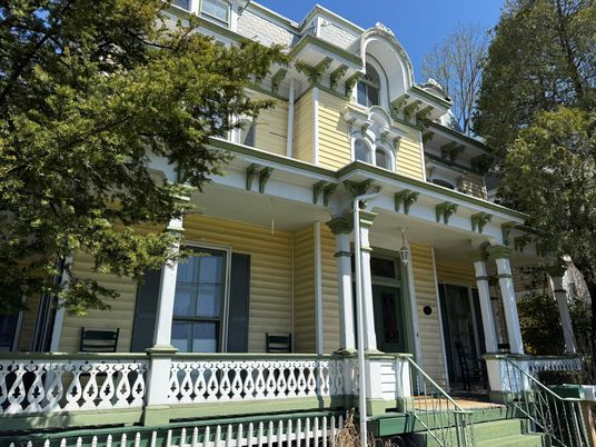 Exterior, Facade, Queen Anne Victorian