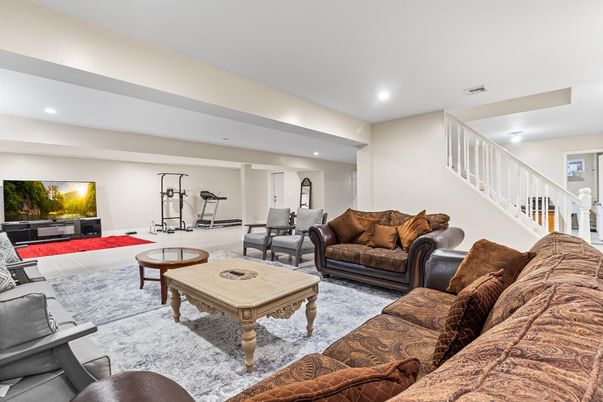Fitness Equipment, Interior, Living room, Recessed Lighting