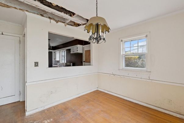 Empty room, Interior, Pendant Lights, Wood Texture Flooring