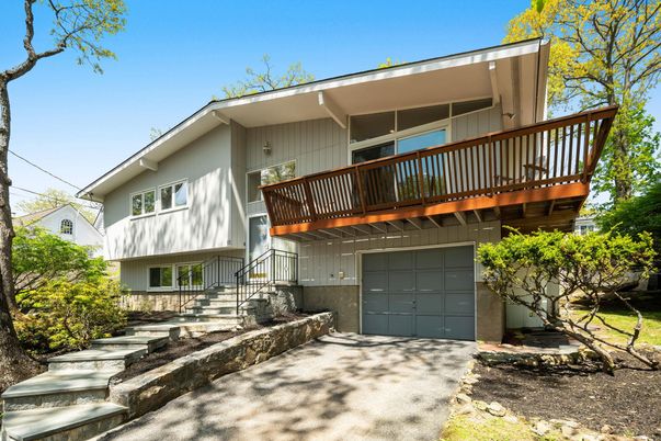 Attached, Exterior, Facade, Modern