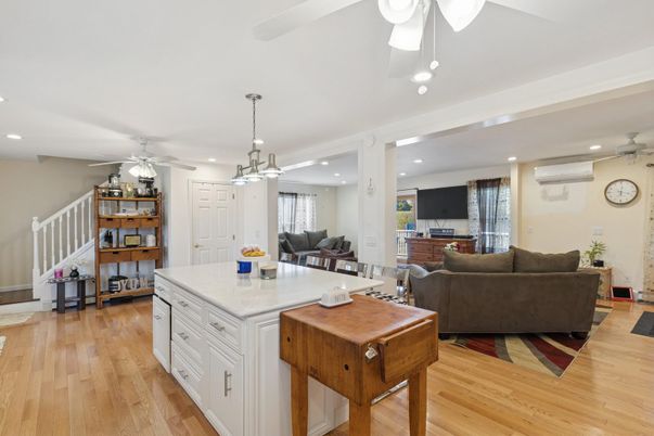 Interior, Kitchen, Living room, Pendant Lights, Recessed Lighting, Wood Texture Flooring