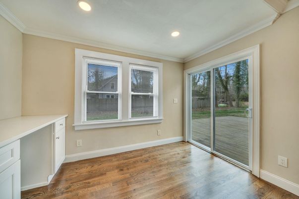 Empty room, Interior, Recessed Lighting, Wood Texture Flooring