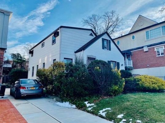 Exterior, Facade, Tudor Revival