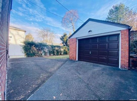 Detached Garage, Exterior