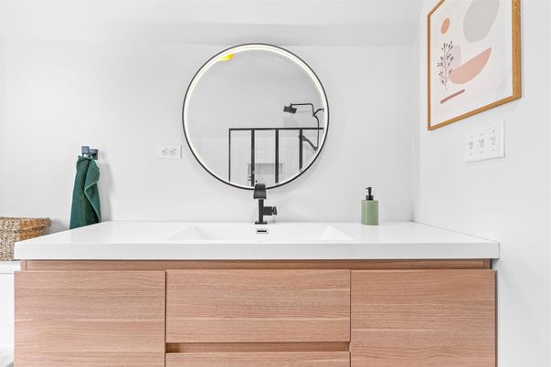 Bathroom, Dual Sink Vanities, Interior
