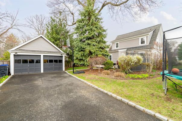 Detached Garage, Exterior