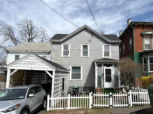 Exterior, Facade, Queen Anne Victorian