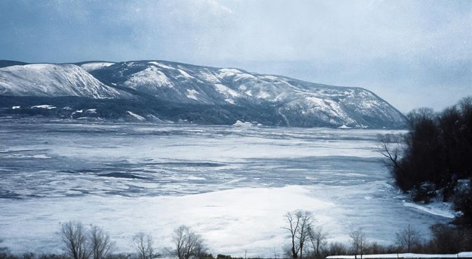 Exterior, Lake