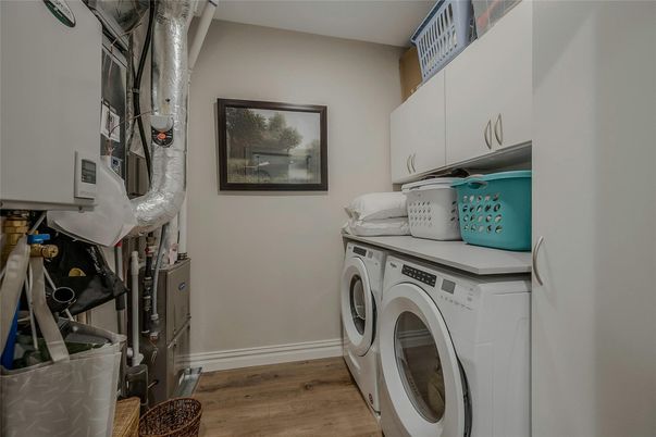 Interior, Utility Closets, Washer, Wood Texture Flooring
