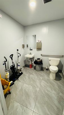 Fitness Equipment, Interior, Recessed Lighting