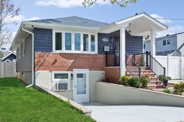 Exterior, Facade, None