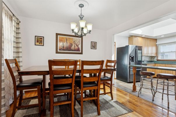 Chandelier, Dining room, Interior, Kitchen, Recessed Lighting, Wood Texture Flooring