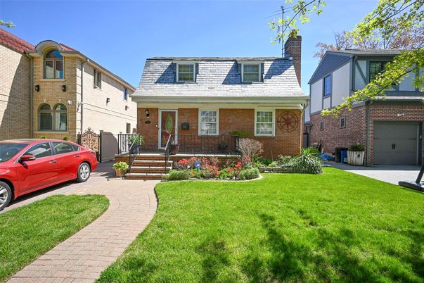Attached, Exterior, Facade, Brick Facade, Cape Cod