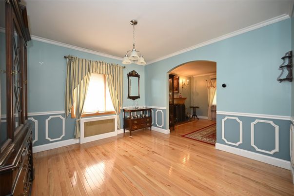 Interior, Pendant Lights, Wood Texture Flooring