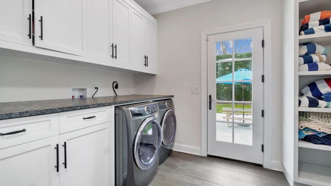 Interior, Washer, Wood Texture Flooring
