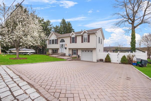 Attached, Exterior, Facade, Raised Ranch