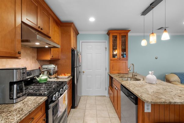 Interior, Kitchen, Pendant Lights, Recessed Lighting, Stainless Steel Appliances