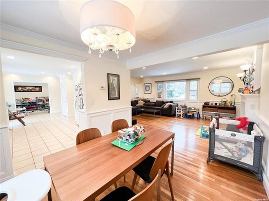 Chandelier, Dining room, Interior, Living room, Recessed Lighting, Wood Texture Flooring