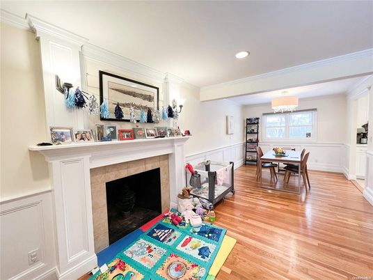 Chandelier, Dining room, Fireplace, Interior, Recessed Lighting, Wood Texture Flooring