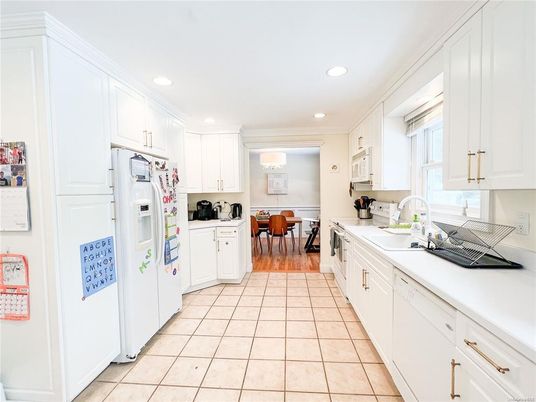 Dining room, Interior, Kitchen, Recessed Lighting