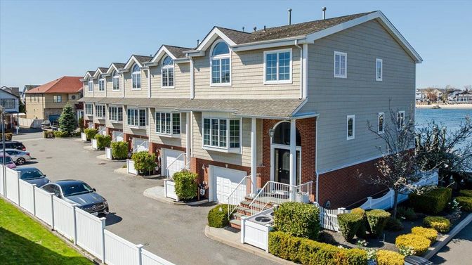 Attached, Exterior, Facade, Water, Rowhouse