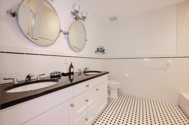 Bathroom, Dual Sink Vanities, Interior