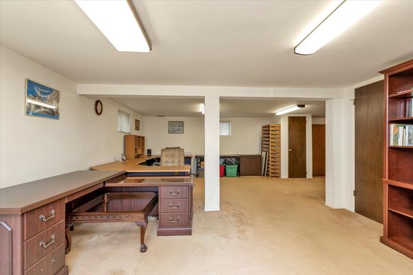 Home Office, Interior