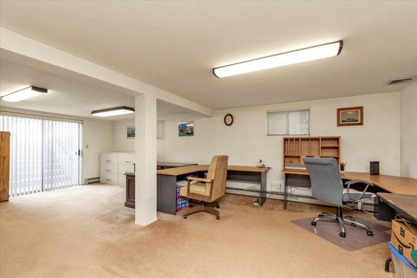 Home Office, Interior