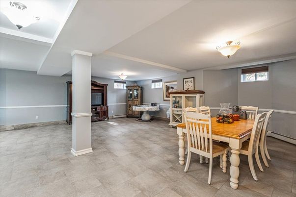 Dining room, Interior