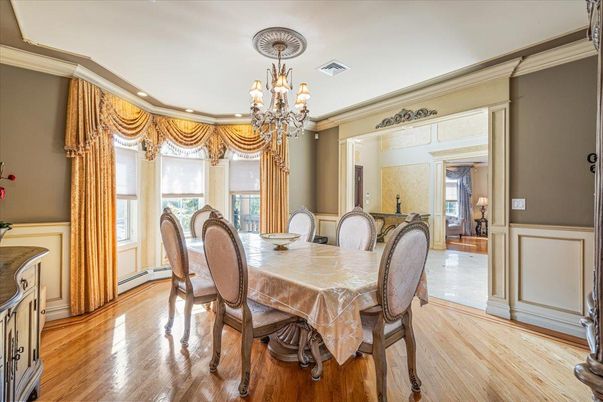 Chandelier, Dining room, Interior, Recessed Lighting, Wood Texture Flooring