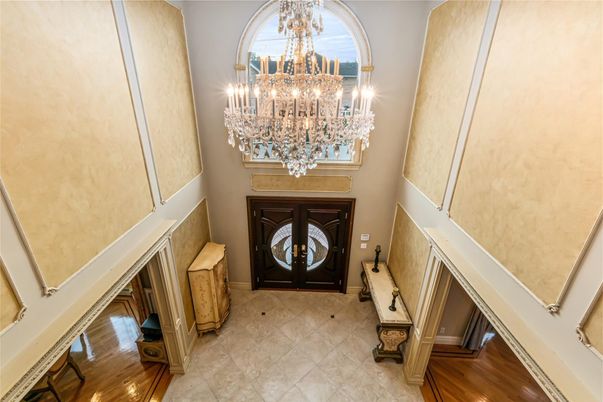 Chandelier, Interior