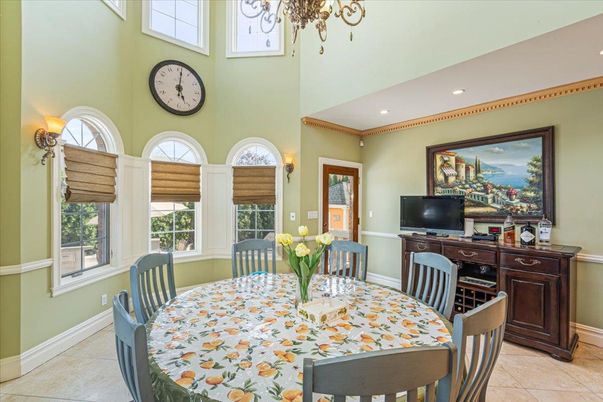 Dining room, Interior, Recessed Lighting