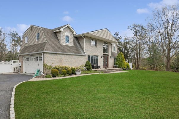 Attached, Exterior, Facade, Brick Facade, Cape Cod