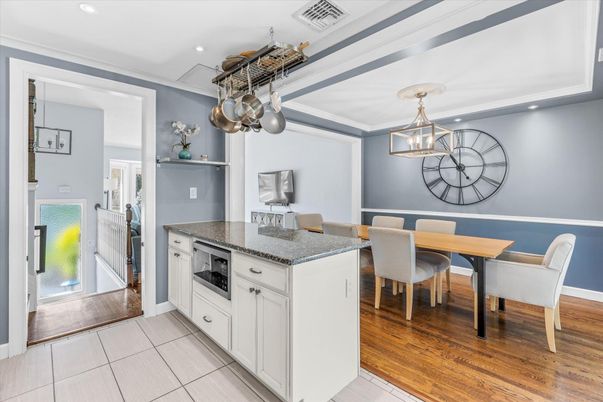 Dining room, Interior, Kitchen, Pendant Lights, Recessed Lighting, Wood Texture Flooring