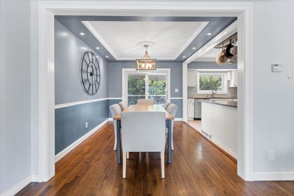 Dining room, Interior, Kitchen, Pendant Lights, Recessed Lighting, Wood Texture Flooring
