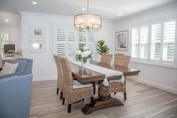 Chandelier, Dining room, Interior, Recessed Lighting, Wood Texture Flooring