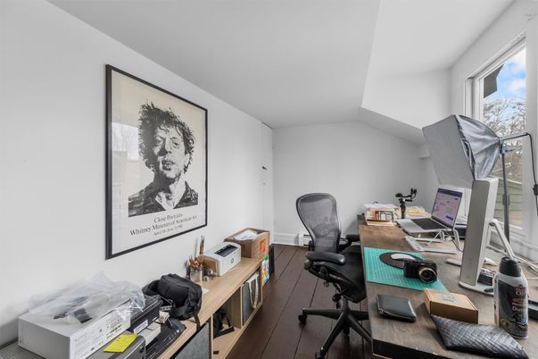 Home Office, Interior