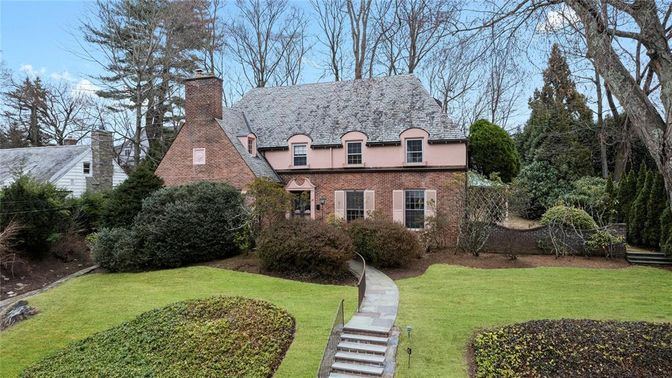 Backyard, Exterior, Facade, Brick Facade, French Provincial