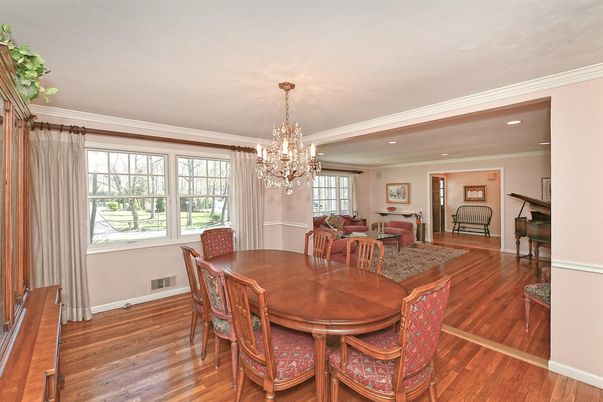 Chandelier, Dining room, Interior, Living room, Recessed Lighting, Wood Texture Flooring