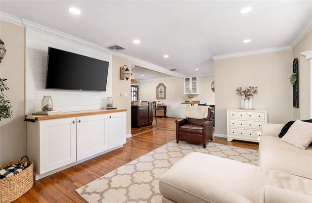 Interior, Living room, Recessed Lighting, Wood Texture Flooring