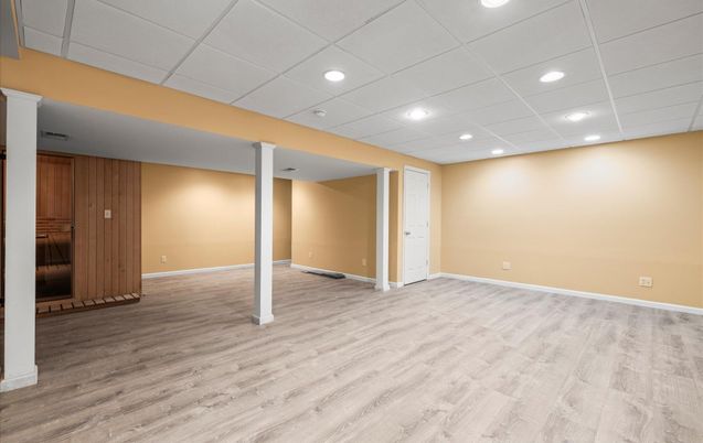 Empty room, Interior, Recessed Lighting, Wood Texture Flooring