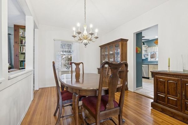 Chandelier, Dining room, Interior, Kitchen, Wood Texture Flooring