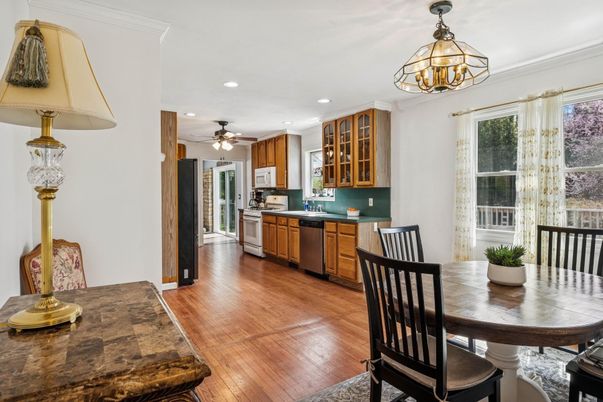 Chandelier, Dining room, Interior, Kitchen, Recessed Lighting, Wood Texture Flooring