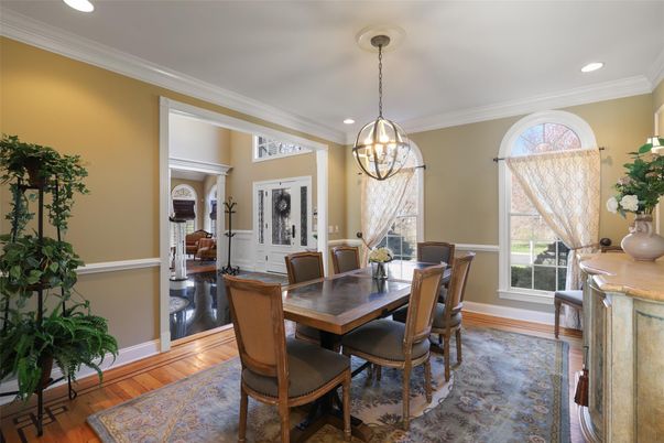 Chandelier, Dining room, Interior, Pendant Lights, Recessed Lighting, Wood Texture Flooring