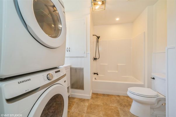 Bathroom, Interior, Recessed Lighting, Washer