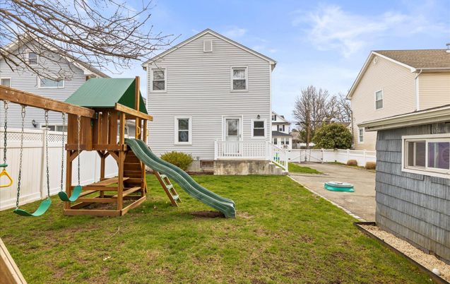 Backyard, Exterior, Playground