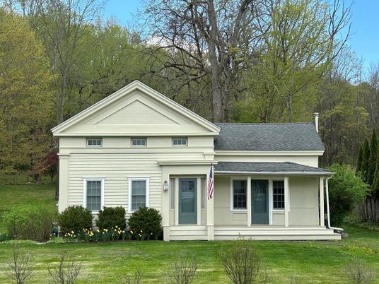 Backyard, Exterior, Facade, Queen Anne Victorian