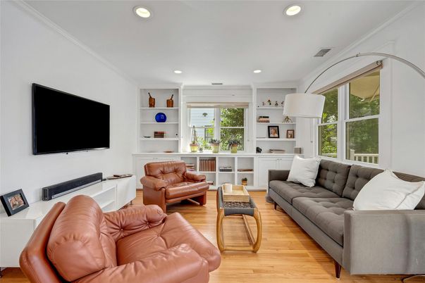 Interior, Living room, Recessed Lighting, Wood Texture Flooring